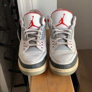 Jordan Retro 3 “Fire Red” size 13